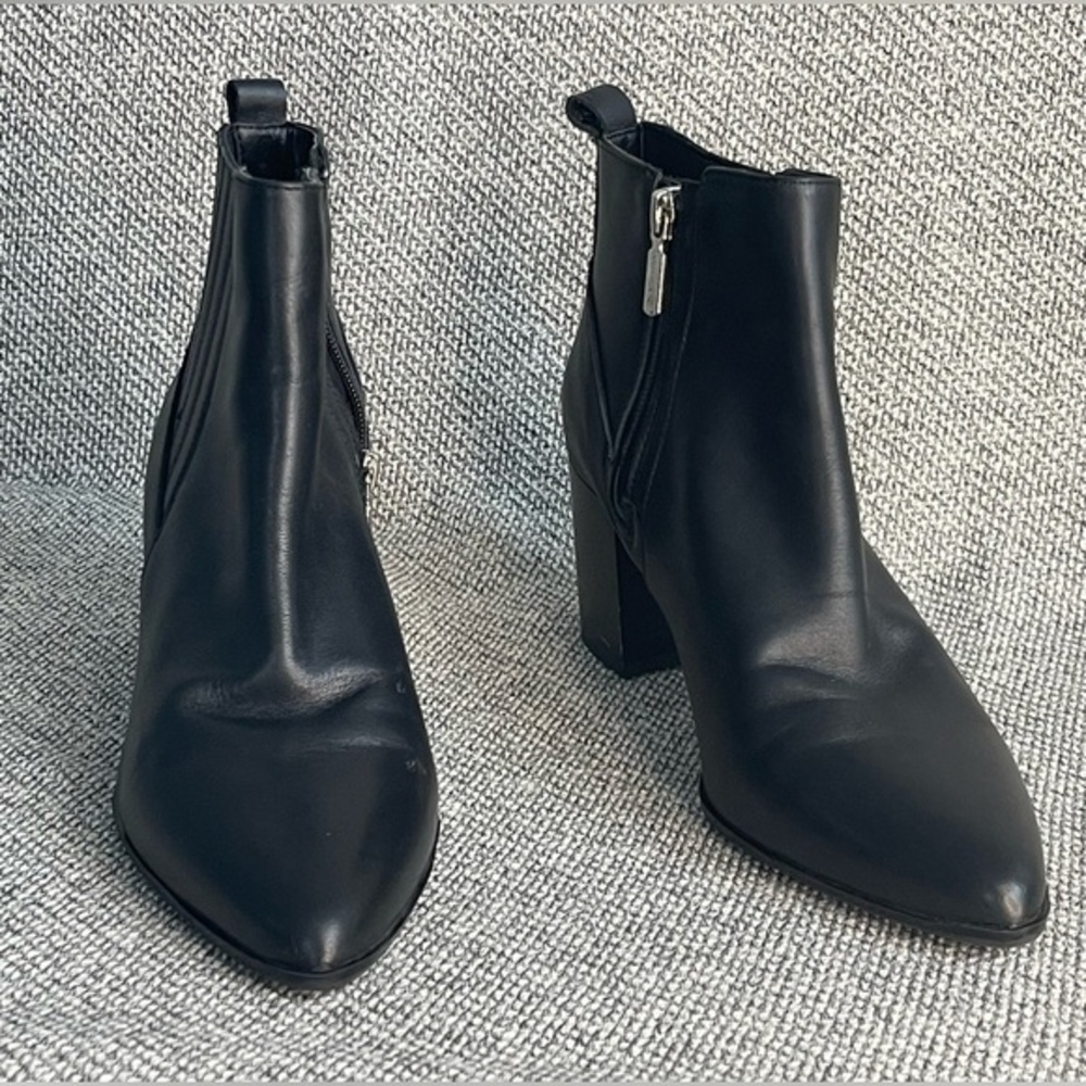 Blondo Black Ankle Booties with Pointed Toe and Side Zipper